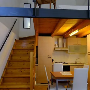https://la-casa-dei-sarti-cozy-center-studio.it-lombardy.com